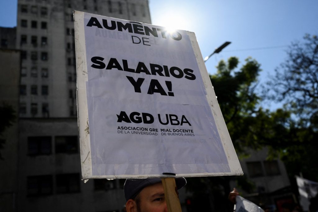 Manifestaciones en Buenos Aires, el 18 de abril, 2024. Luis Robayo / AFP