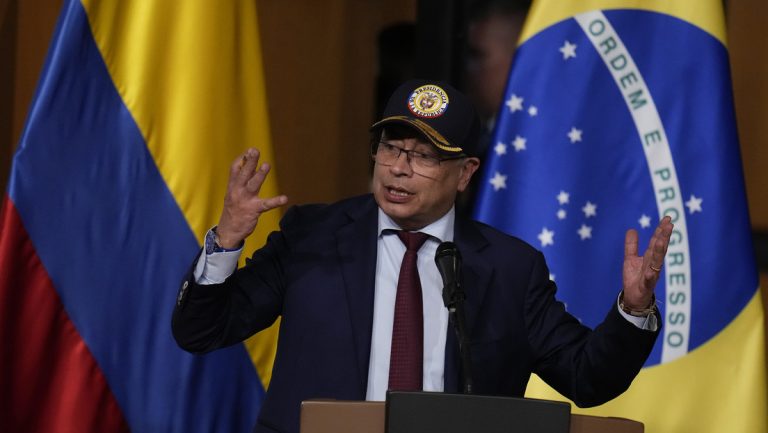 Petro convoca a marchar el 1 de mayo “en toda Colombia”