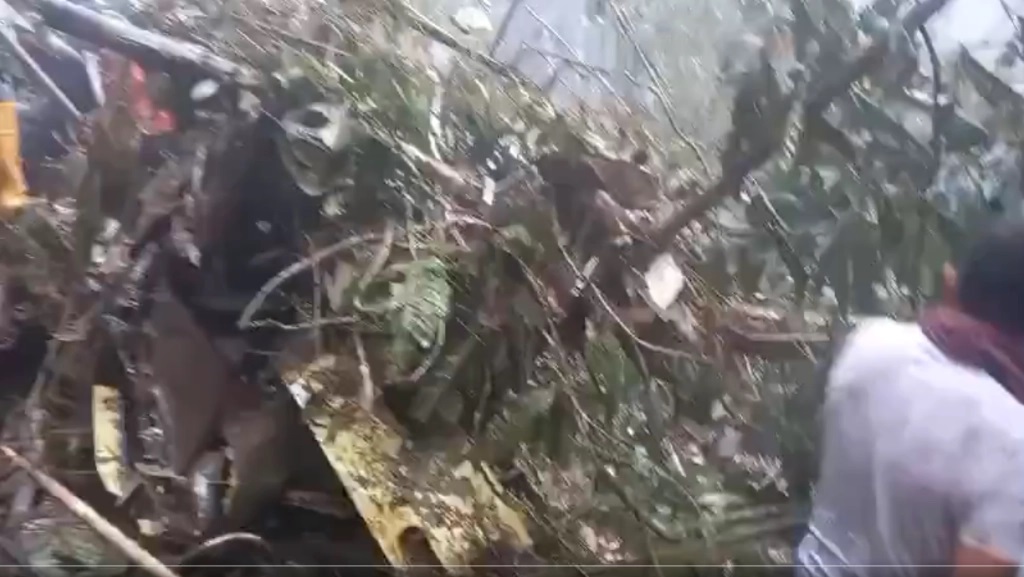 Se desploma helicóptero en Colombia