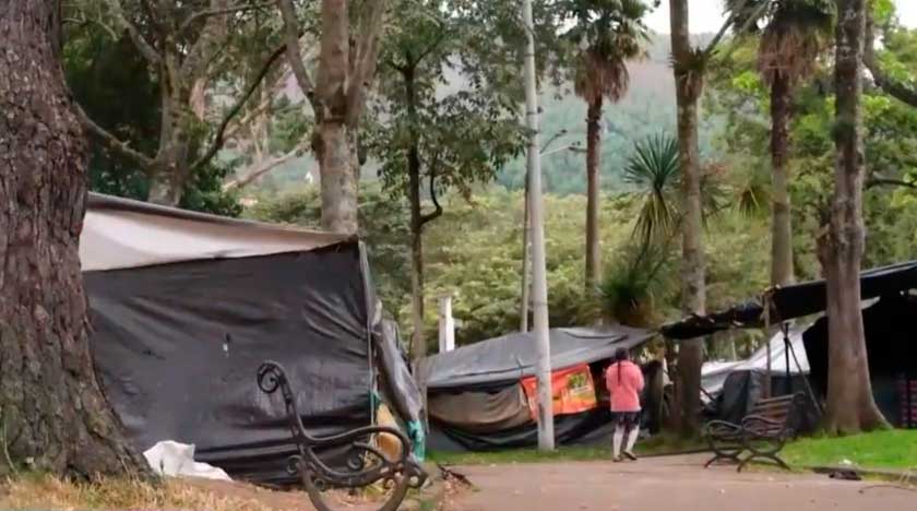 Foto: pueblo emberá, acampado en el Parque Nacional