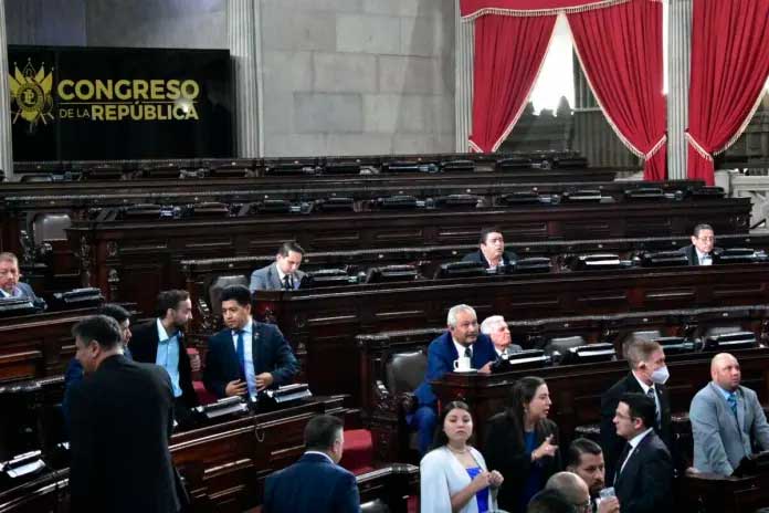 Foto: Varios diputados de la bancada VAMOS