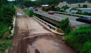 Foto: Un proyecto a medias en carretera a El Salvador, en El Cerinal, Barberena,