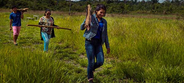 Foto: Miembros del grupo indígena Macuxi de Brasil