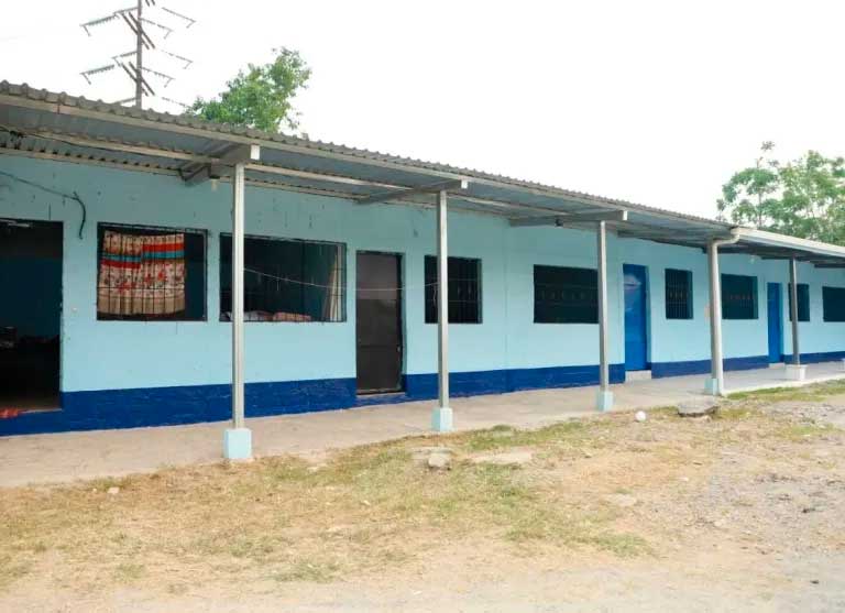 Foto: Escuela remozada en Morales