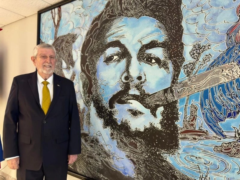 El embajador de Cuba en México, Marcos Rodríguez Costa, durante una conferencia de prensa. Foto Roberto García