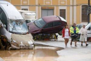 Lluvias torrenciales en España dejan decenas de muertos