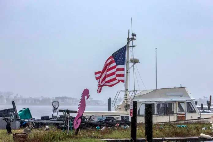 El huracán Milton, de categoría 4, creció de tamaño en las últimas horas en su camino hacia la costa oeste de Florida. EFE/Cristóbal Herrera-Ulashkevich