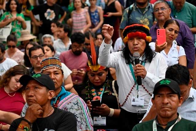 Indígenas de Brasil, Colombia, Perú, Bolivia, Ecuador, Venezuela, Guyana, Guayana Francesa y Surinam lanzaron el sábado el “G9 de la Amazonía Indígena”. Foto Afp