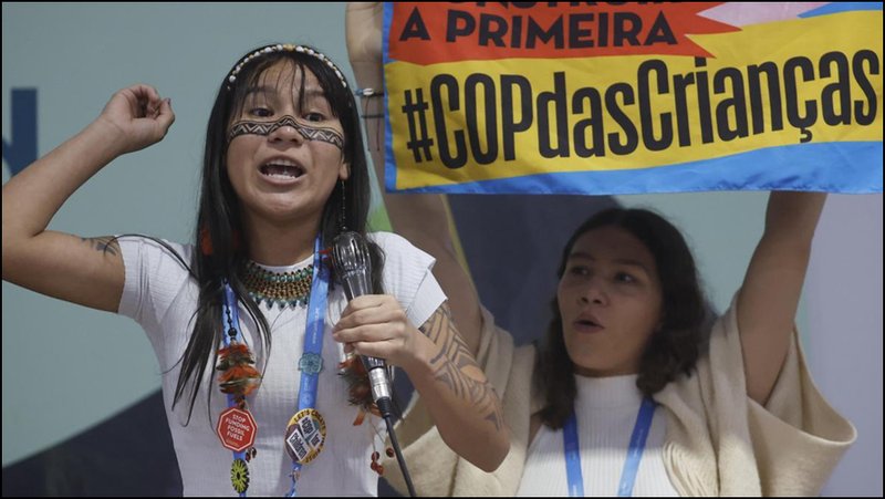 Fuentes: El diario [Imagen: activistas en una protesta permitida en la sede de la COP29 EFE/EPA/ANATOLY MALTSEV}