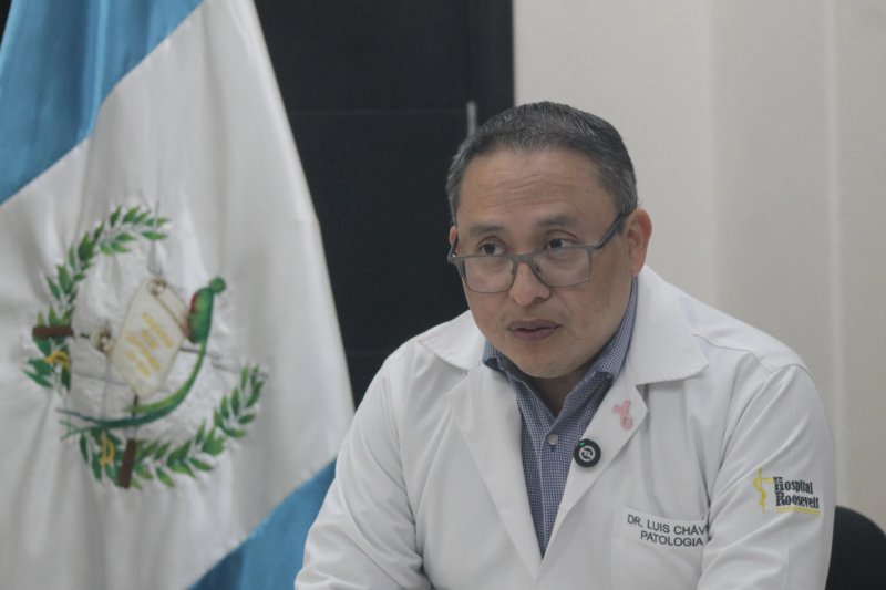 El director del Hospital Roosevelt dio a conocer algunas anomalías que se han identificado en dicho centro asistencial. Foto La Hora: José Orozco