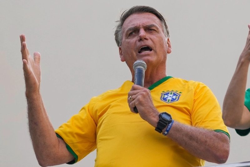 Jair Bolsonaro, ex presidente de Barsil, durante un mitin con sus partidarios en Sao Paulo, el 24 de febrero de 2024. Foto Ap