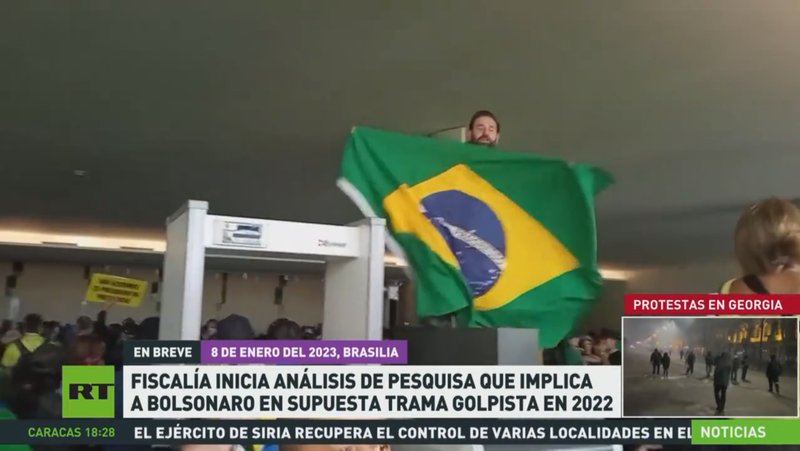 En Brasil, un grupo compuesto por nueve fiscales comienza a analizar la investigación que imputa a Jair Bolsonaro y a otras 36 personas por su presunta participación en una trama para asesinar al presidente Luiz Inacio Lula da Silva y evitar su asunción en 2023. Los inculpados son acusados de delitos de organización criminal, abolición del Estado Democrático de Derecho e intento de golpe de Estado.