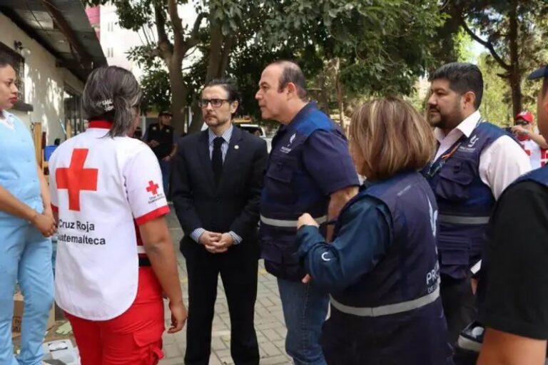 El PDH Alejandro Córdova junto al Procurador de la Nación Julio Saavedra.