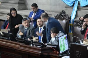 Los diputados al Congreso de la República aprobaron el Presupuesto General de la Nación 2025 y un aumento salarial del Organismo Legislativo. Foto La Hora: Fabricio Alonzo