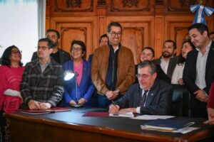 El presidente sancionó las leyes de Competencia y el Presupuesto 2025. Foto La Hora: Bernardo Arévalo