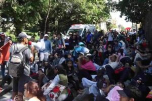 Caravana de migrantes hacia el sur de Mexico indican que muchos se quedarán en el sur. Foto La Hora: EFE