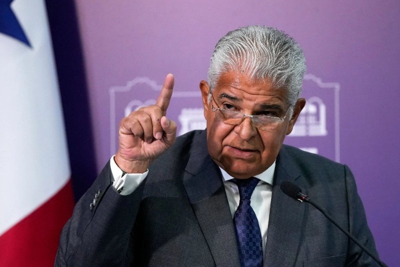 José Raúl Mulino, presidente de El presidente panameño, negó que se estafe a los buques de EU que cruzan en Canal de Panamá, tal como lo sugirió el presidente electo de EU, Donald Trump. Foto Afp Foto