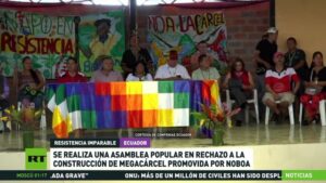 En Ecuador se celebra una gran asamblea popular ante la disposición del Gobierno de construir una cárcel de máxima seguridad en Archidona, en la provincia de Napo. De este modo, sectores sociales, colectivos y organizaciones indígenas buscan reforzar la lucha contra el proyecto.