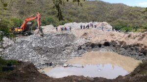 Según la Procuraduría de Colombia se ha reportado la presencia de minería ilegal en 29 departamentos de los 32, siendo el Cuaca el más afectado.