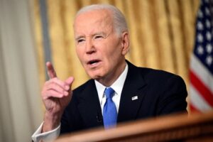 “Hoy se está formando una oligarquía”, insistió Biden en su discurso de despedida a la nación, pronunciado en la Oficina Oval. Foto Ap