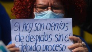 Según la Unión Nacional para la Defensa de la Clase Trabajadora (UNT), hay despidos hasta en más de una veintena de instituciones gubernamentales; MTD argumenta despidos arbitrarios.