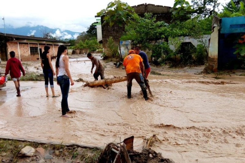 Imagen referencial de una de las tragedias por inundación más graves en la historia reciente de Colombia. Así se veían algunas calles de Mocoa (2017) luego de que lloviera torrencialmente durante más de 7 horas. Foto Defensa Civil Colombiana.