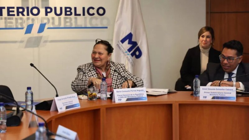 La fiscal general, María Consuelo Porras, durante la reunión con la embajada del Estado de Israel. Foto: La Hora / Ministerio Público.