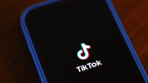 Logo de TikTok se muestra en un teléfono, Houston (EE.UU.), el 17 de enero de 2025. Ashley Landis / AP