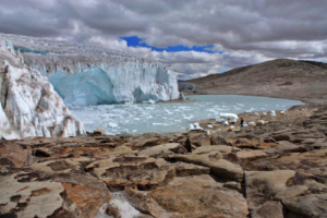 Crisis climática amenaza la existencia de los glaciares lo que tendrá una secuela de repercusiones en el mundo.