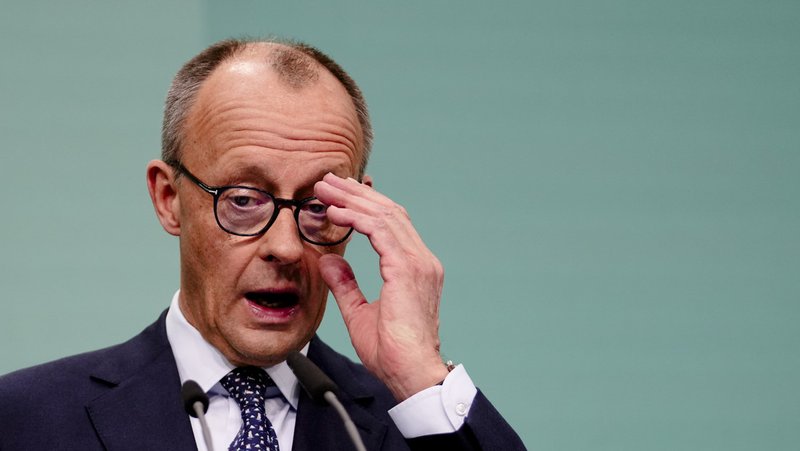 El líder del partido Unión Demócrata Cristiana, Friedrich Merz, durante una rueda de prensa en Berlín, el 24 de febrero de 2025.