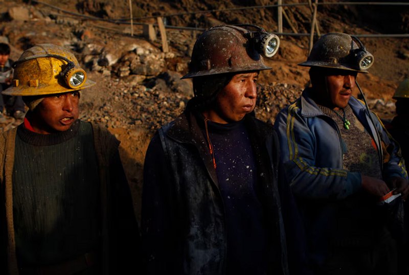 Trabajadores en una mina de oro en La Paz, Bolivia_Foto: Juan Karita AP