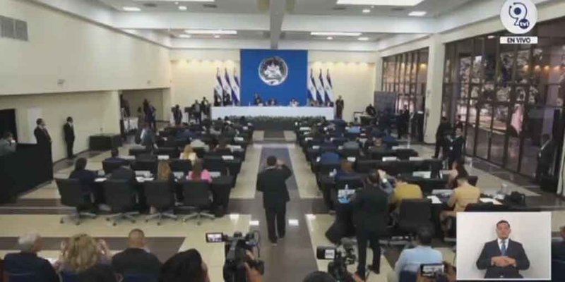 La aprobación de una Ley Anticorrupción en El Salvador abre hoy el debate sobre la necesidad de levantar la reserva de la información existente en el país