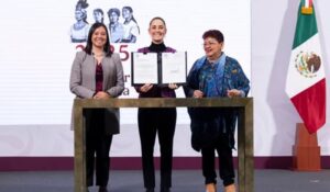 Claudia Sheinbaum anunció dos reformas a la Constitución contra la intromisión externa y para imponer la "pena más severa" a los extranjeros que intervengan en México. Foto La Hora: Gobierno de México