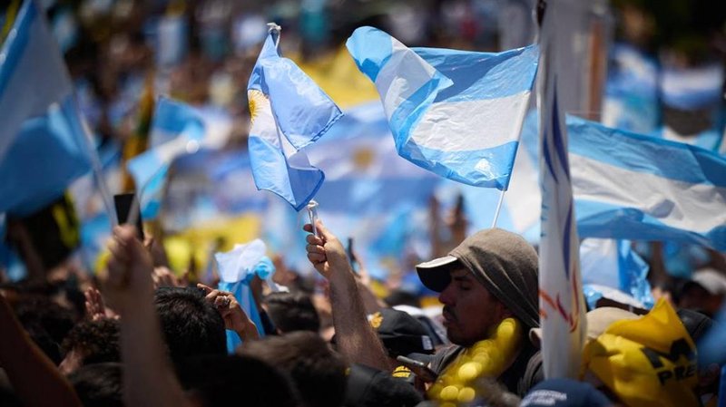 Integrantes de organizaciones sindicales, sociales y de derechos humanos de Argentina realizarán hoy una Marcha Federal del Orgullo Antifascista y Antirracista, desde el Congreso hasta la Plaza de Mayo, en esta capital.