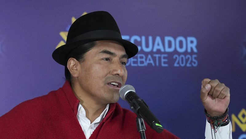 Leonidas Iza habla durante un debate presidencial televisado, Quito (Ecuador), el 19 de enero de 2025. Dolores Ochoa / AP