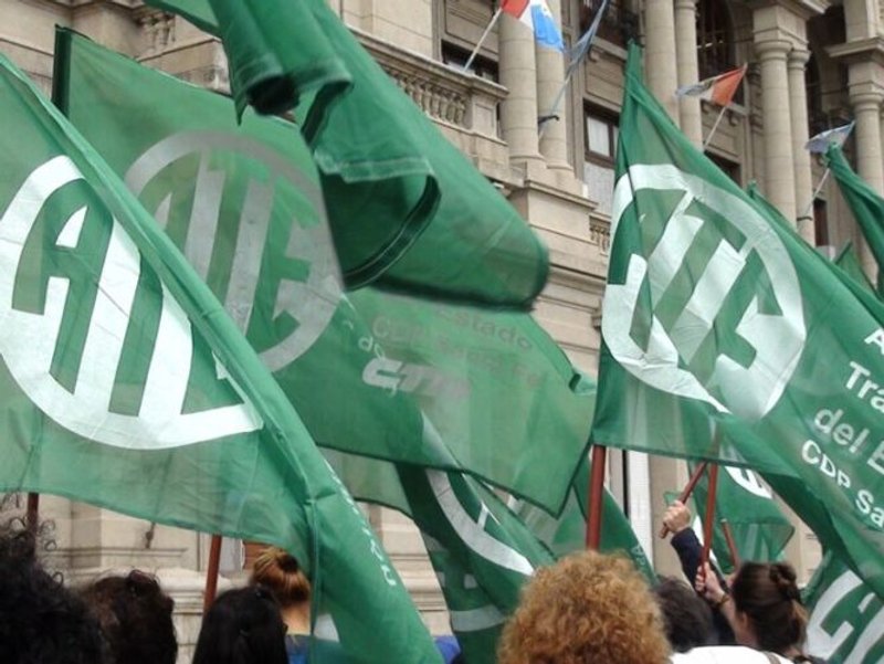 Buenos Aires, 20 feb (Prensa Latina) La Asociación Trabajadores del Estado (ATE) realizará hoy una movilización frente a la sede del Programa de Atención Médica Integral (PAMI) para denunciar la grave situación de más de cinco millones de jubilados en Argentina.