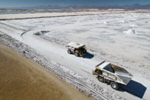 Pozos de extracción de litio en el salar de Atacama, Chile (Anadolu via Getty Images)