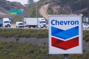 Blinken no respondió si la Administración de Joe Biden planea cancelar las licencias a empresas como Chevron o Repsol antes del 10 de enero (REUTERS/Mike Blake)