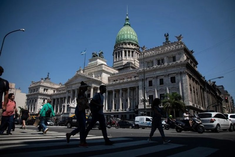 "Sabemos que este nuevo préstamo también lo vuelve a pagar el pueblo argentino: por eso sentamos un precedente”, remarcó el diputado. Foto Xinhua