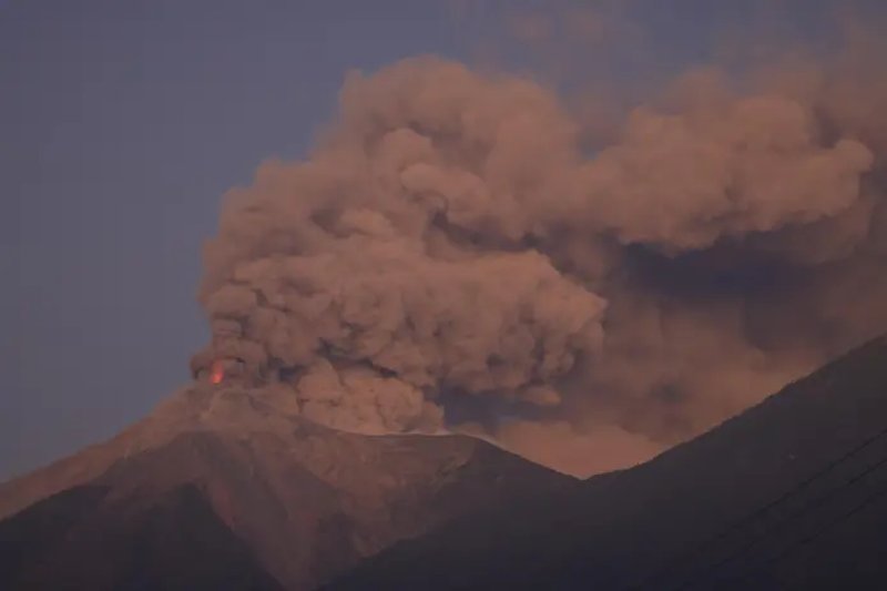 Volcán de Fuego. Foto: Conred / La Hora