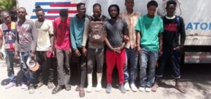 Migración incrementa redadas en República Dominicana La DGM precisó en la nota que todos los aprehendidos fueron trasladados a los centros de retención de la institución para fines de identificación, depuración y posterior repatriación. Foto @MigracionRDo