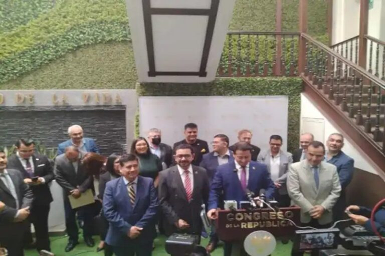 La junta directiva del Congreso deberá discutir la petición de un bono por parte del Sintracor. Foto: La Hora
