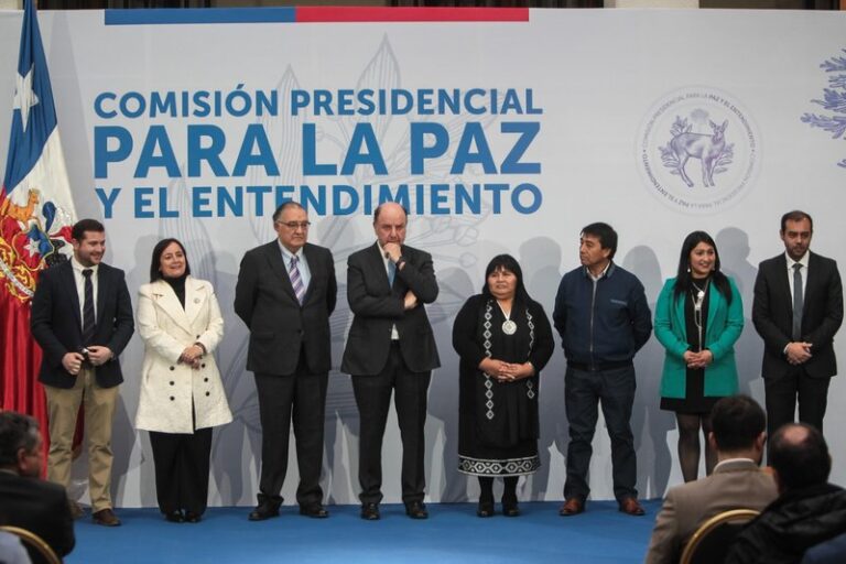 Boric recibe propuesta que busca resolver las demandas de las comunidades mapuches