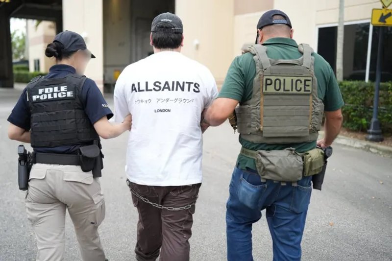 Familias guatemaltecas y de demás países fueron separadas tras la captura de más de mil migrantes en Florida. Foto La Hora: EFE