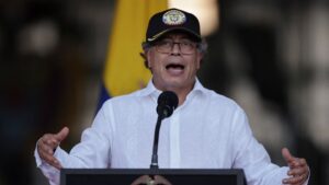 Petro rechaza caos de violencia pese a recientes ataques del Clan del Golfo El presidente colombiano Gustavo Petro, en la Escuela de Aviación de la Policía en Mariquita, Colombia, el 14 de febrero. LUISA GONZALEZ (REUTERS)