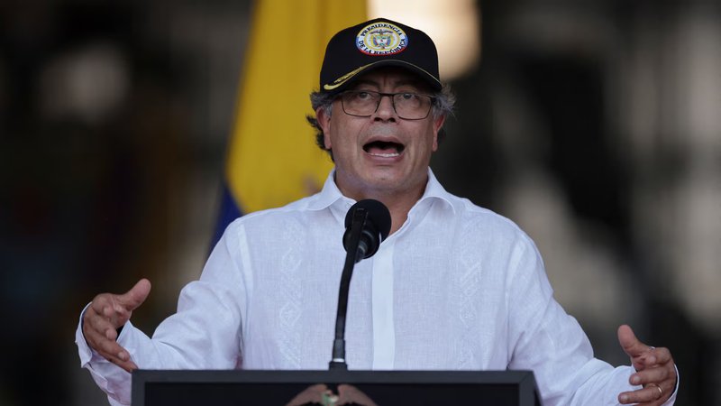 El presidente colombiano Gustavo Petro, en la Escuela de Aviación de la Policía en Mariquita, Colombia, el 14 de febrero. LUISA GONZALEZ (REUTERS)