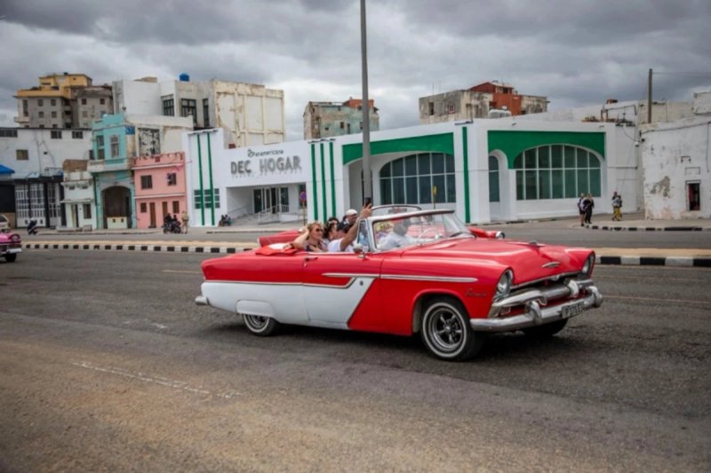 Las autoridades cubanas dieron luz verde al decreto sobre licitaciones, mecanismo que ahora es el método general de selección para contrataciones que aprovechen recursos del Estado, en el marco de la economía socialista y el perfeccionamiento del modelo económico y social cubano, reportó Granma. Foto Jair Cabrera Torres