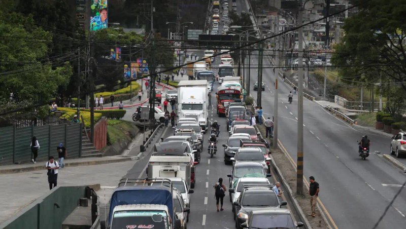 El precio del diésel supera los Q45 por galón desde el 20 de agosto, un nivel que no había sido registrado en los informes históricos del MEM. (Foto Prensa Libre: Esbin García)