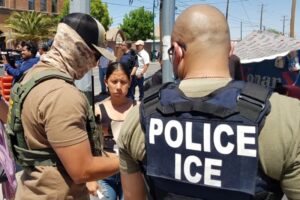 EE. UU. detiene a casi 50,000 inmigrantes en julio, cifra récord en la era Trump
