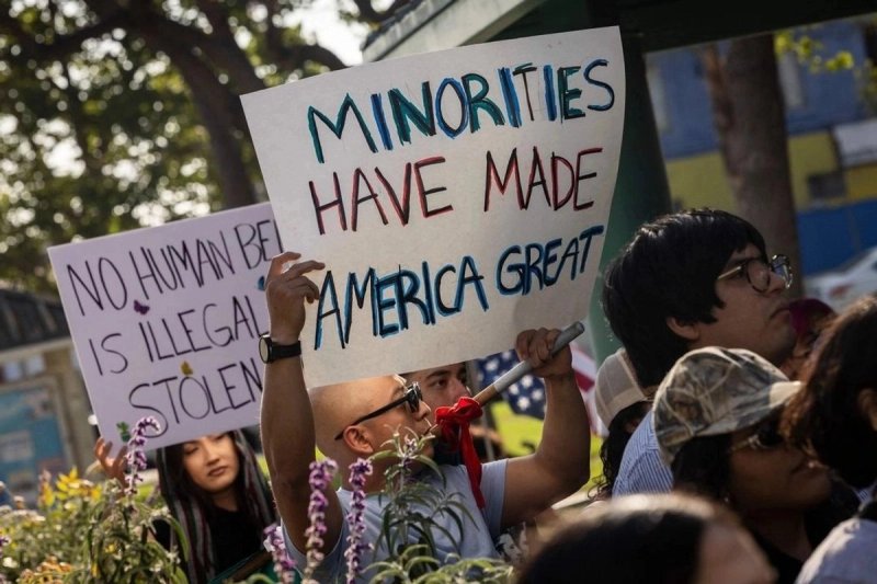 Los grupos de derechos humanos también afirman que esta campaña ha creado un entorno inseguro en EU, especialmente para las minorías étnicas, que han expresado su preocupación por la discriminación racial. Foto: Afp / Archivo